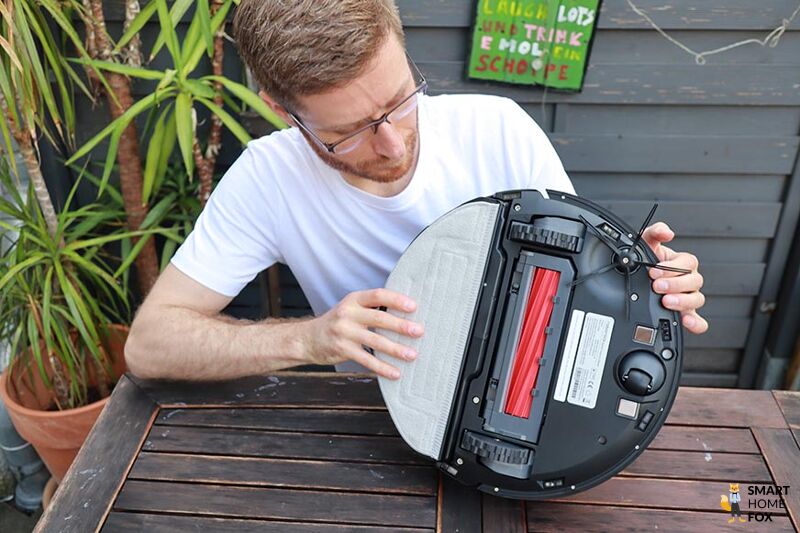 Unterseite des Roborock S7 MaxV ist zu sehen